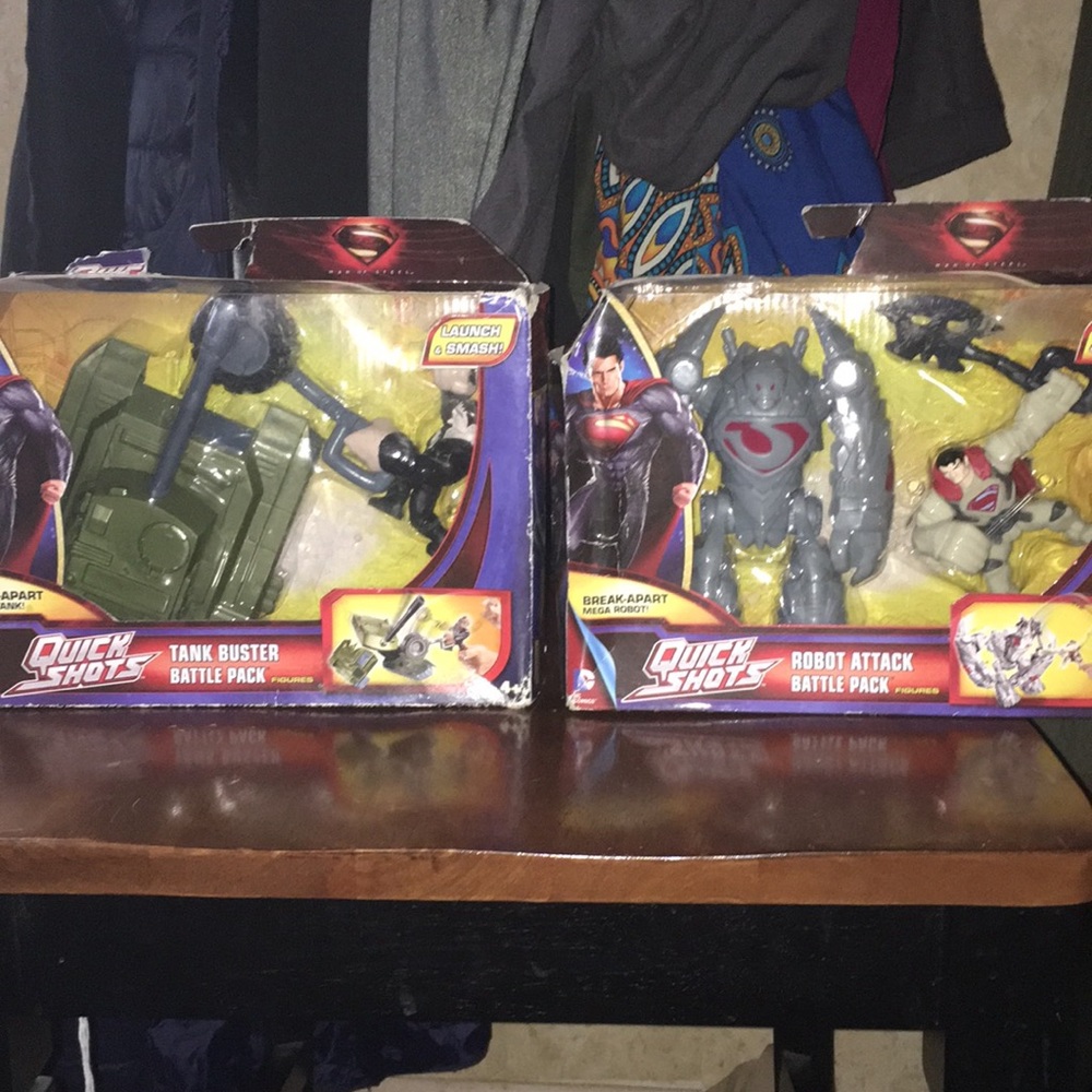 Tank Buster & Robot Attack Toy (2 different sets )
